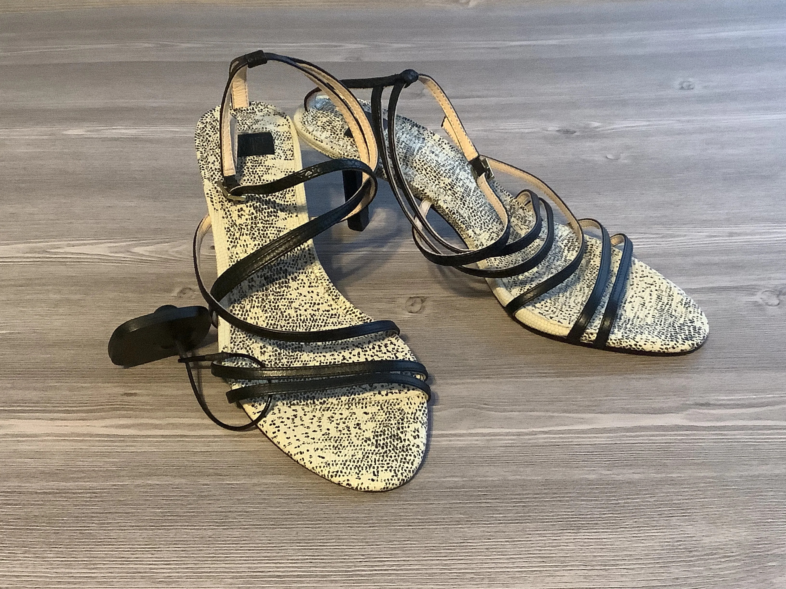 Black Sandals Heels Kitten Louise Et Cie, Size 8.5