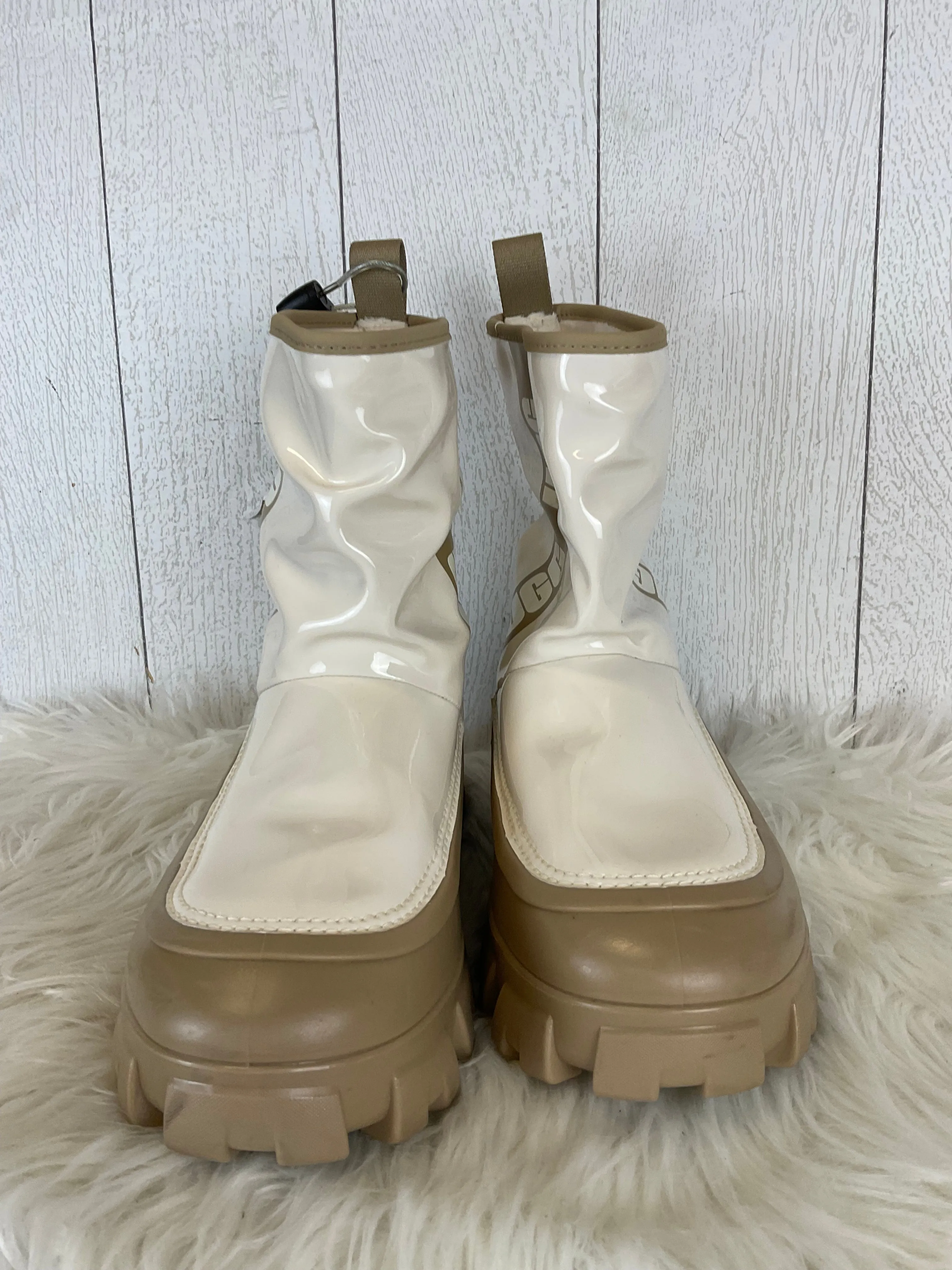 Boots Designer By Ugg In White, Size: 8