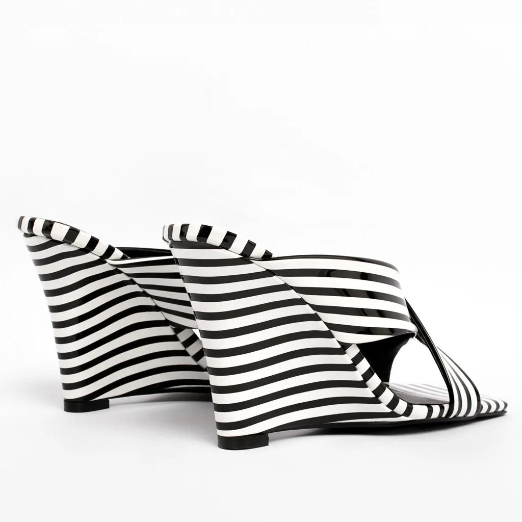 Chic Stripe Effect Patent Leather Square Toe Wedge Mules - Black