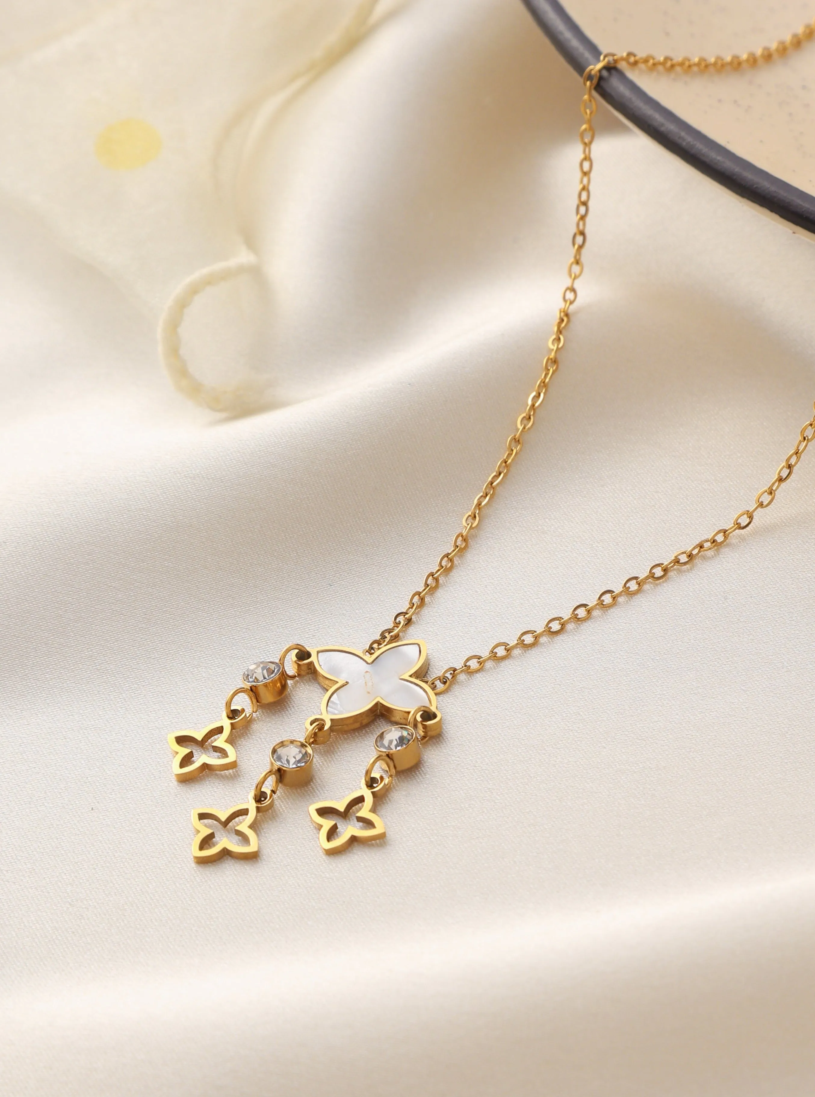 Clover Elegance Necklace