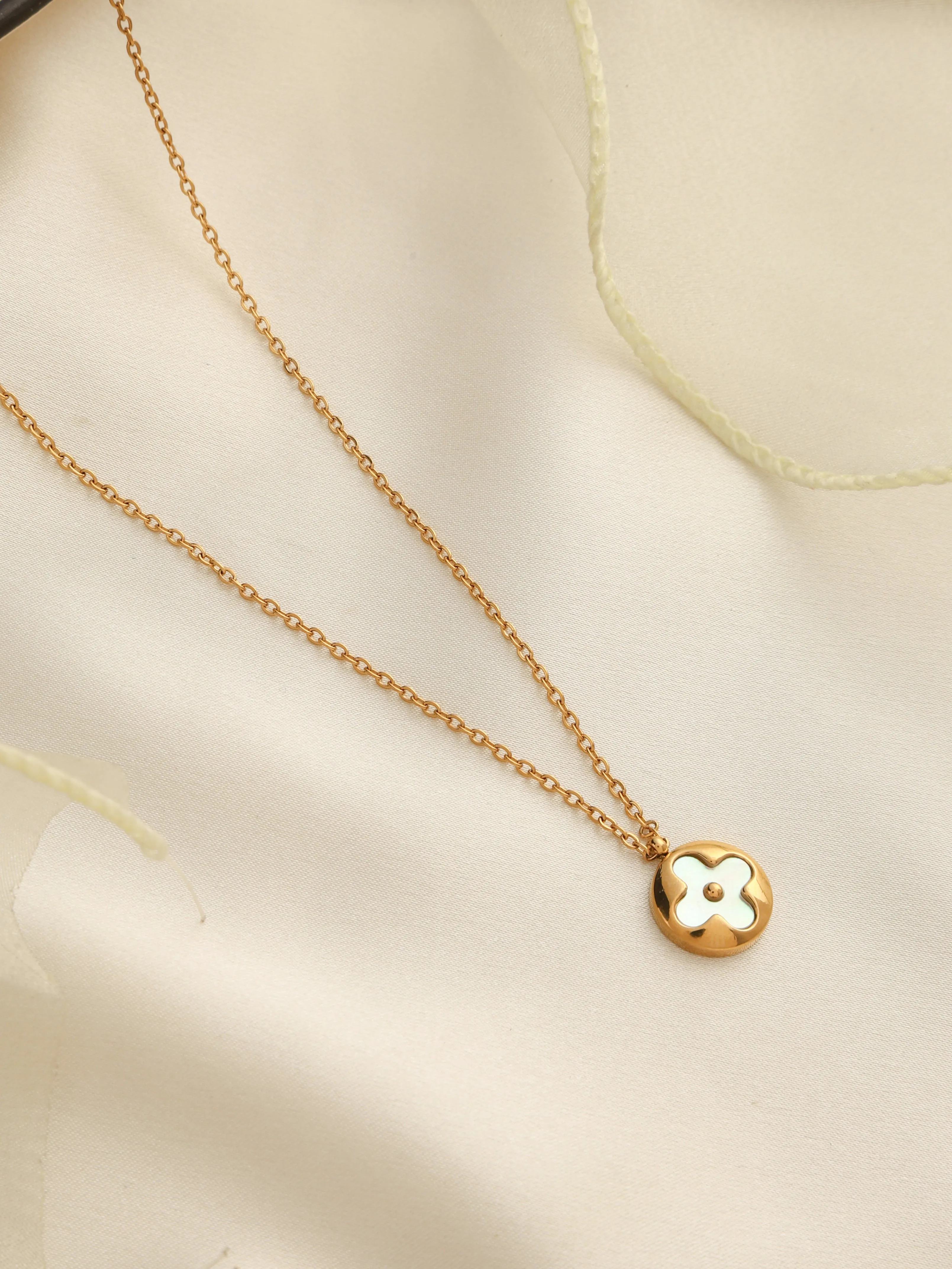 Elegant Clover Waterproof Necklace