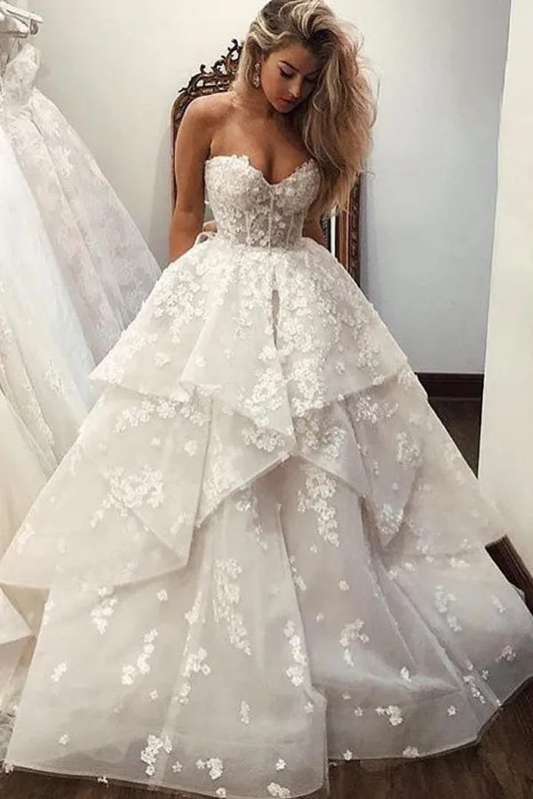 Fashion A-line Princess Sweetheart Long Wedding Dress with Appliques