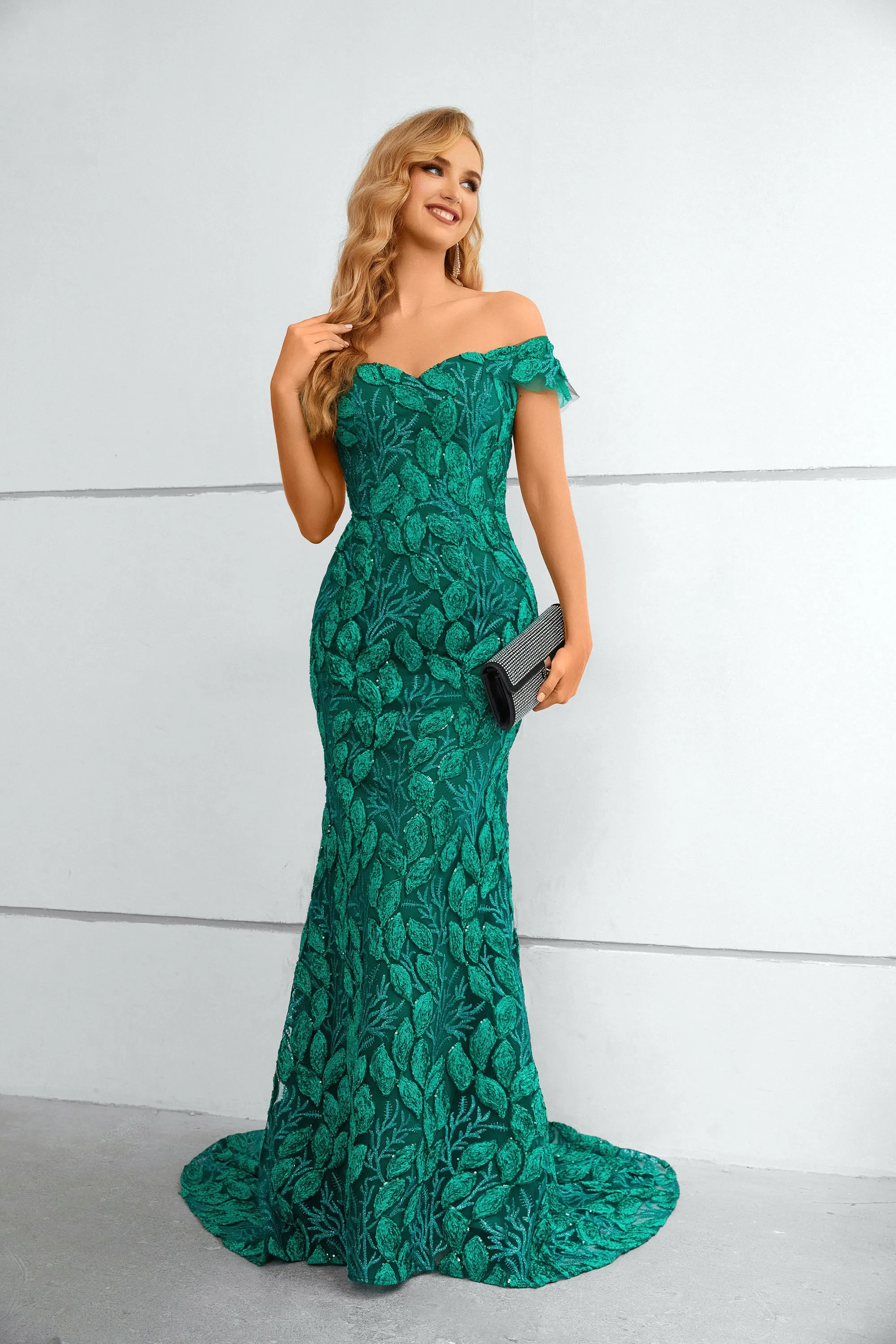 Green Mermaid Off-The-Shoulder Lace Long Prom Dress