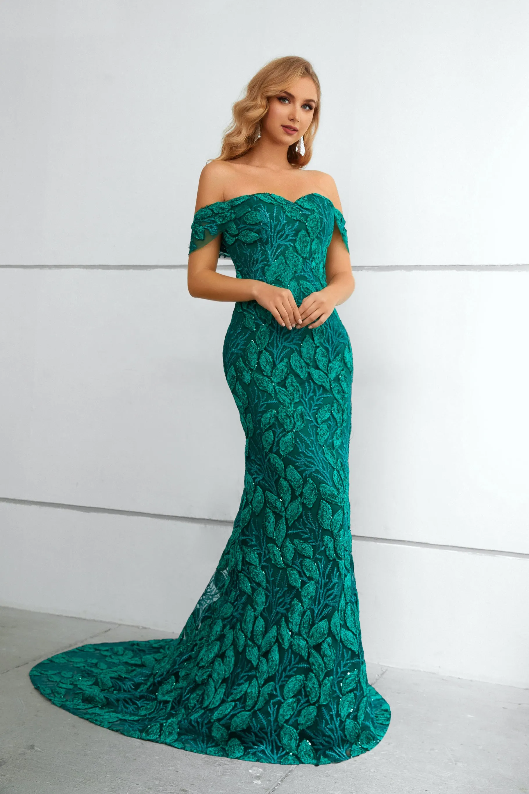 Green Mermaid Off-The-Shoulder Lace Long Prom Dress