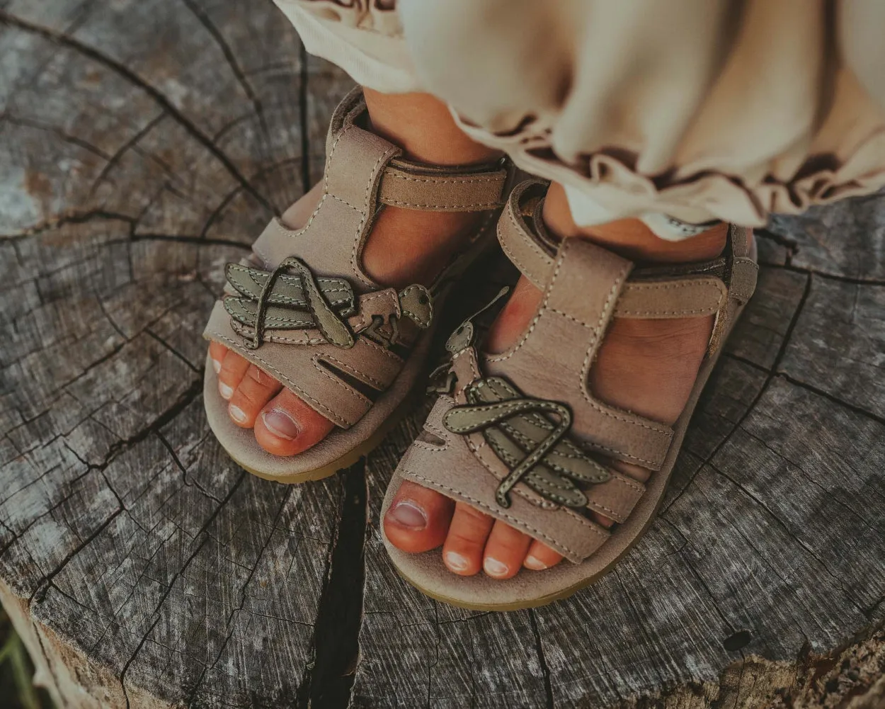 Iles Sky Sandals | Grasshopper | Vintage Grey Leather