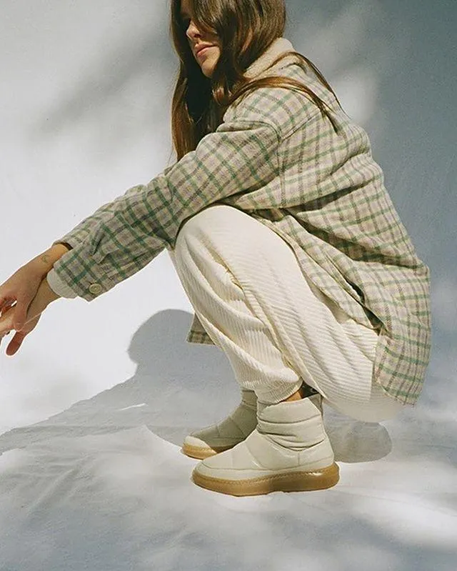 Off-White Unisex Moon Boots for Maximum Comfort and Style