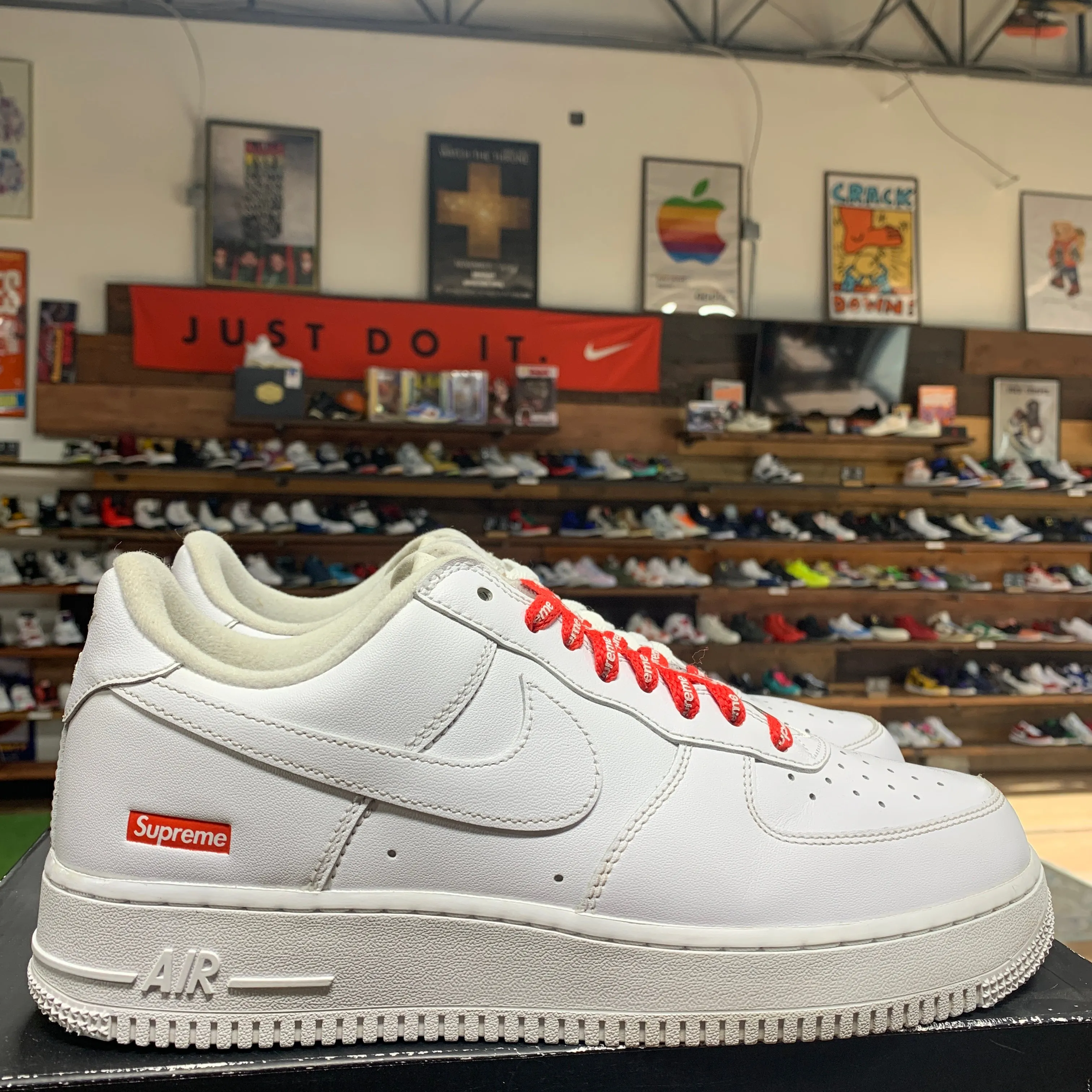 Nike AF1 Low 'Supreme Triple White' Size 8.5