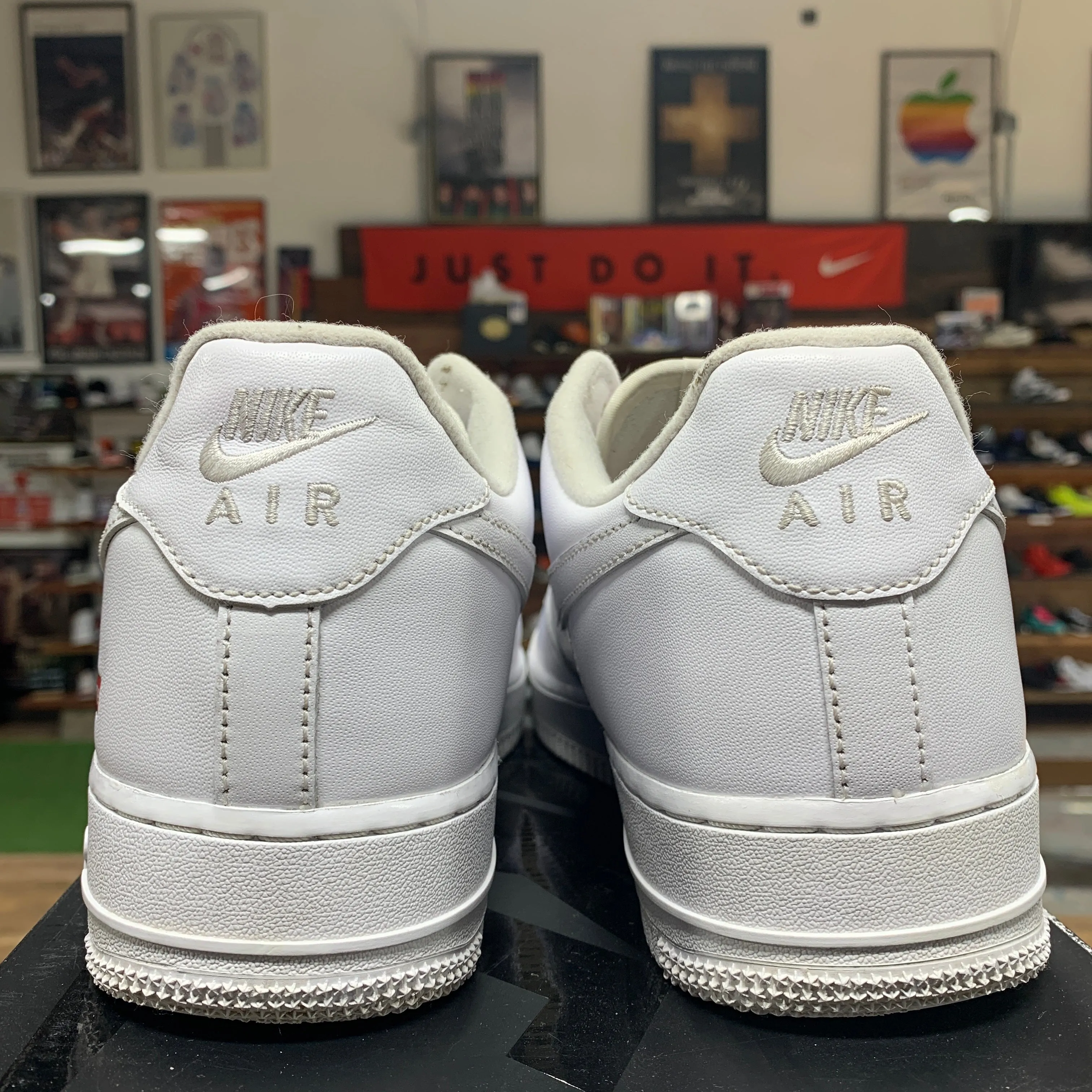 Nike AF1 Low 'Supreme Triple White' Size 8.5