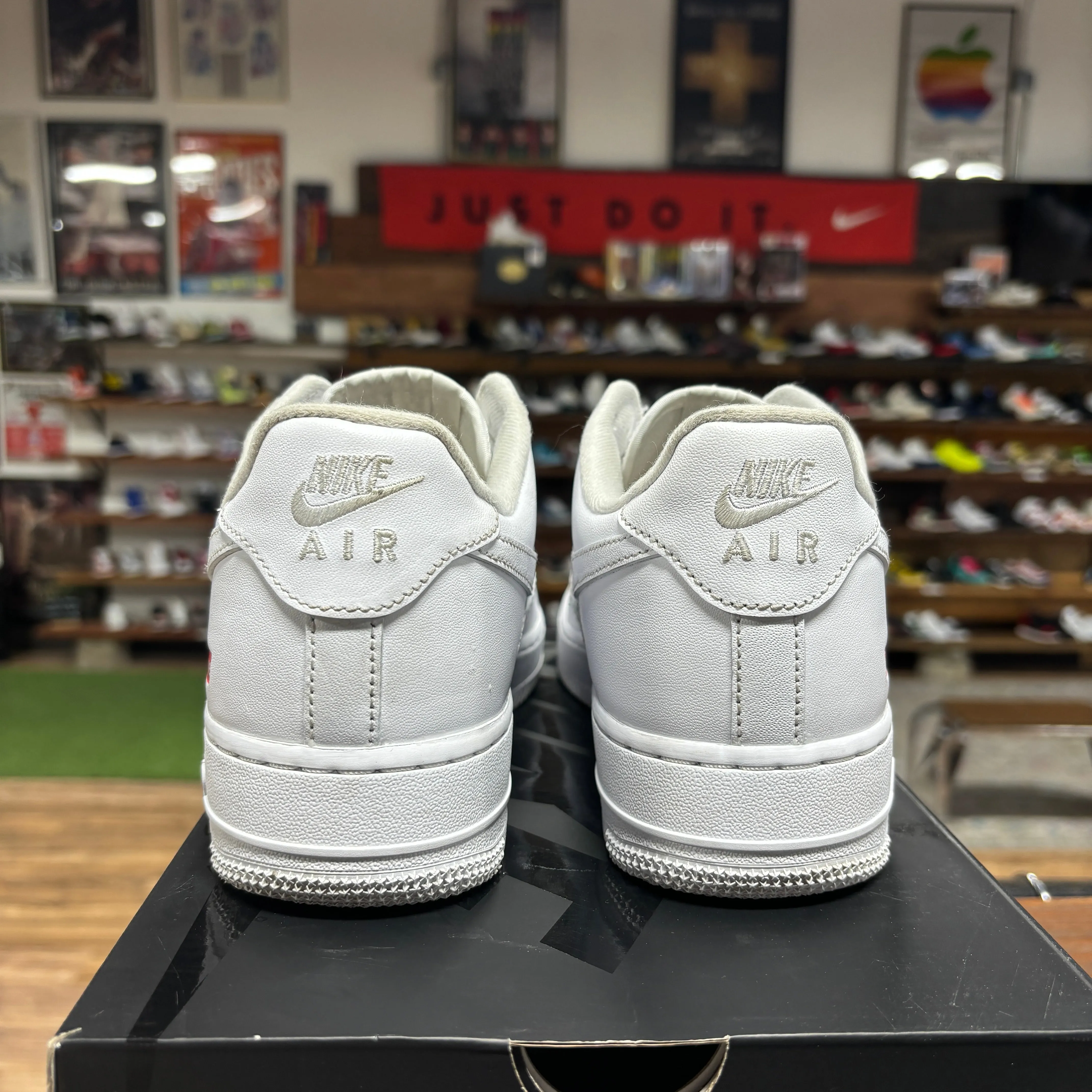 Nike AF1 Low 'Supreme Triple White' Size 8