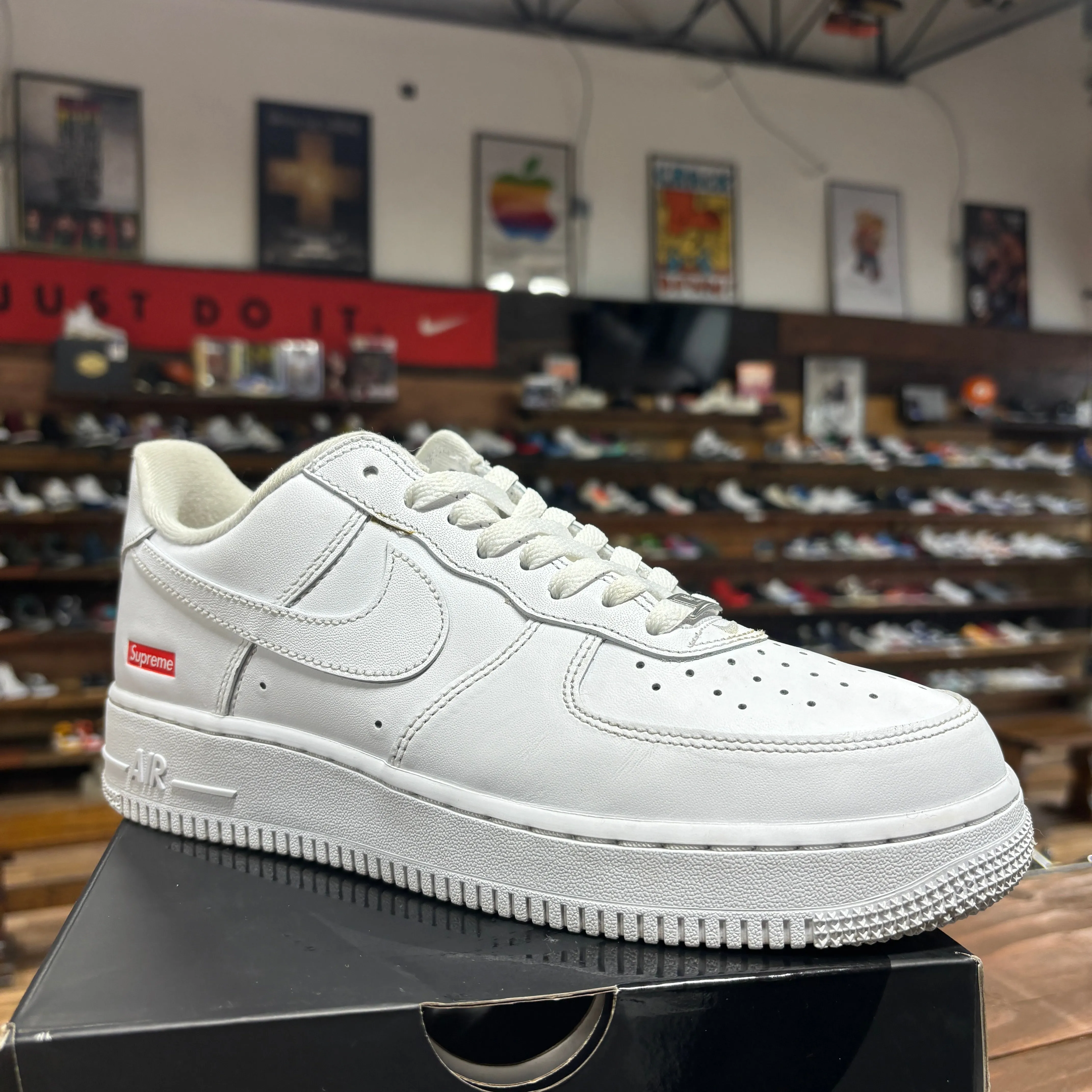 Nike AF1 Low 'Supreme Triple White' Size 8