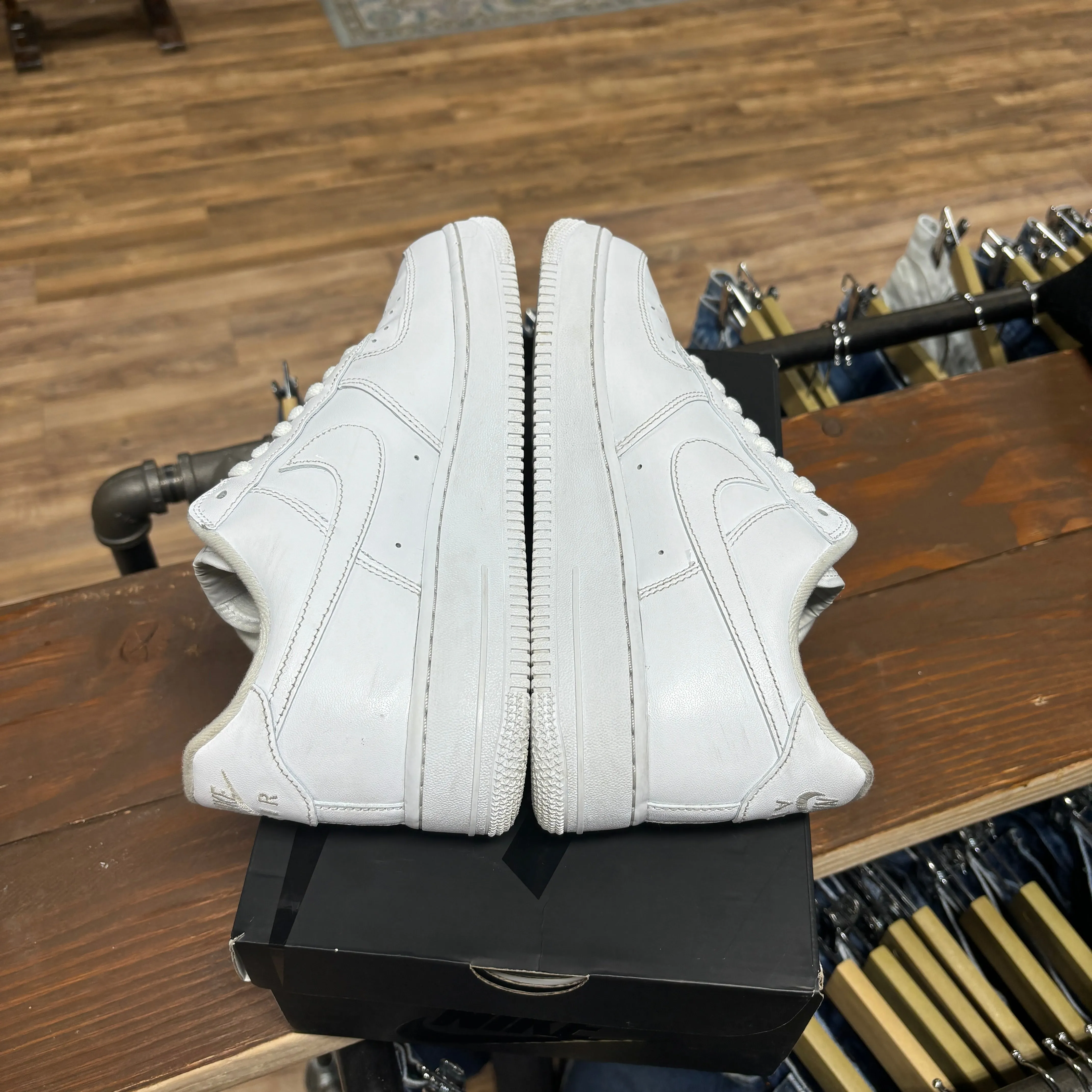 Nike AF1 Low 'Supreme Triple White' Size 8