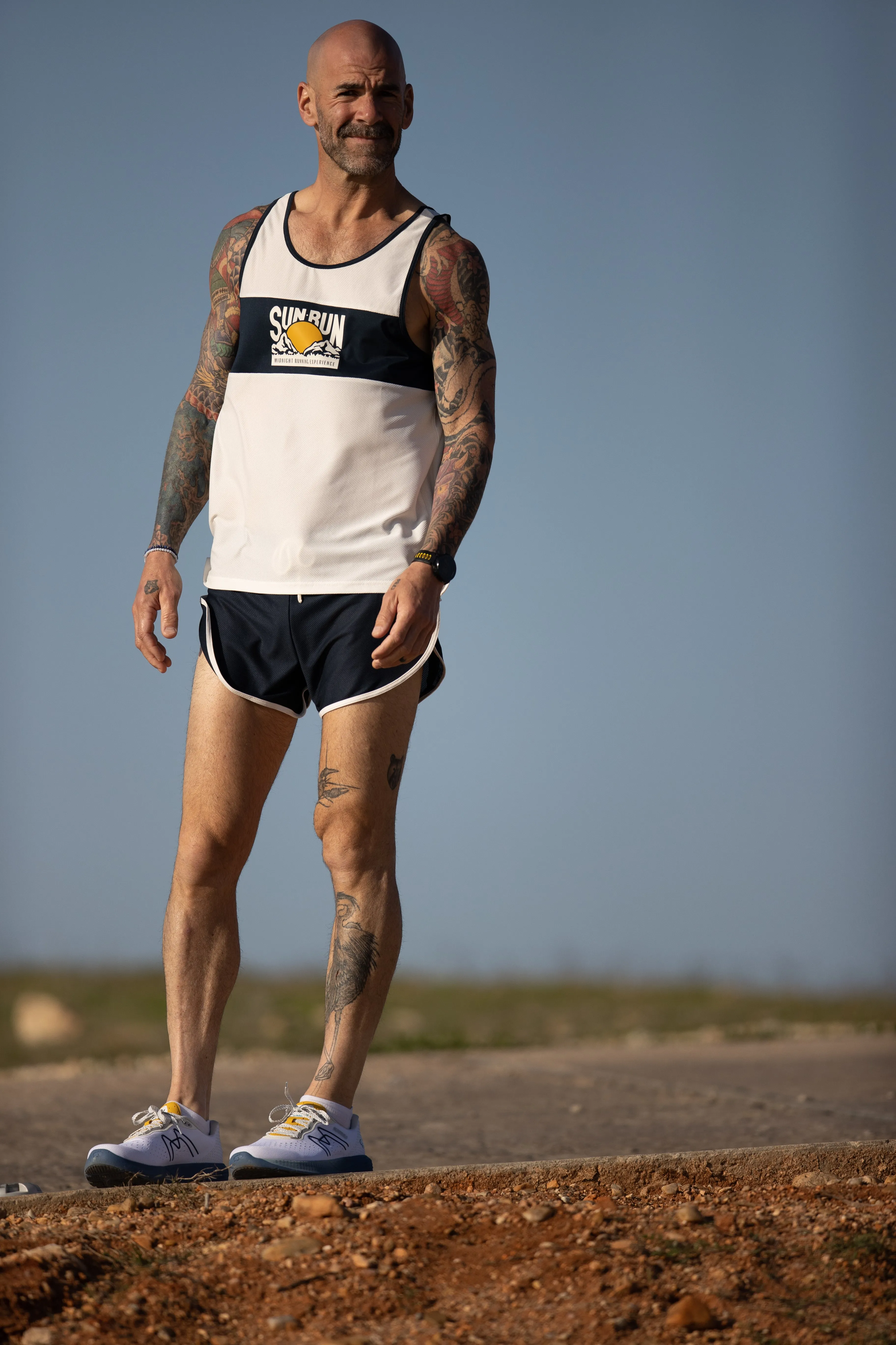 SUN RUN SINGLET MEN'S - OFF WHITE/ESTATE BLUE